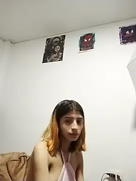 Snapshot of KratosAfroditacs chatting on 10/15/25, 01:39 KratosAfroditacs online show from 10/15/25, 01:39