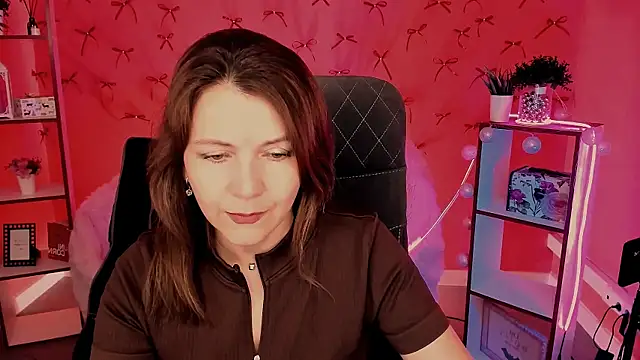 Snapshot of NicoleHitman chatting on 03/05/26, 01:07 NicoleHitman online show from 03/05/26, 01:07