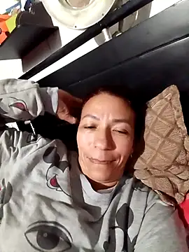 Snapshot of Antonela45 chatting on 10/23/25, 12:32 Antonela45 online show from 10/23/25, 12:32