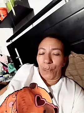 Snapshot of Antonela45 chatting on 02/02/26, 01:15 Antonela45 online show from 02/02/26, 01:15