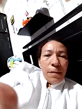 Snapshot of Antonela45 chatting on 02/12/26, 12:27 Antonela45 online show from 02/12/26, 12:27