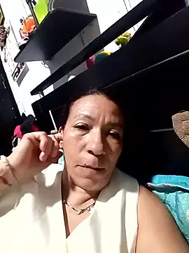 Snapshot of Antonela45 chatting on 05/10/26, 03:55 Antonela45 online show from 05/10/26, 03:55