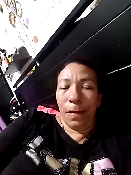 Snapshot of Antonela45 chatting on 05/13/26, 01:03 Antonela45 online show from 05/13/26, 01:03