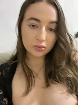 Snapshot of AlisaQSky chatting on 11/04/25, 10:25 AlisaQSky online show from 11/04/25, 10:25