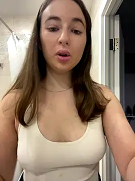 Snapshot of AlisaQSky chatting on 11/18/25, 10:09 AlisaQSky online show from 11/18/25, 10:09