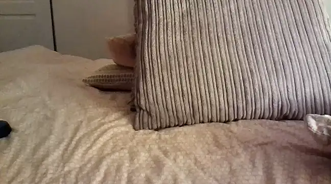 Snapshot of Enoch981 chatting on 03/16/25, 08:21 Enoch981 online show from 03/16/25, 08:21