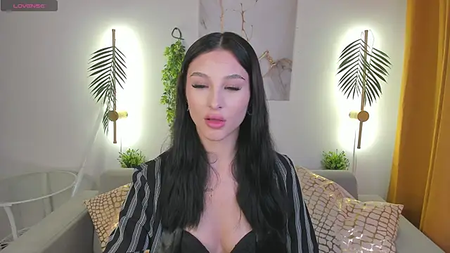Snapshot of Erika_Flame chatting on 10/11/25, 12:47 Erika Flame online show from 10/11/25, 12:47