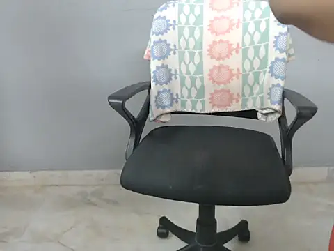 Surjeet Kaur online show from 09/16/25, 04:24