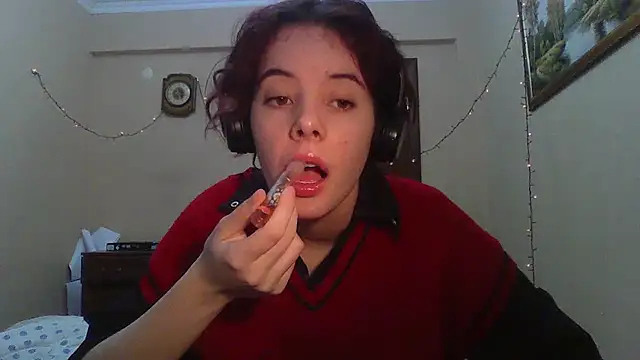 Snapshot of _Amber_Doll_ chatting on 03/17/25, 03:36 Amber Doll online show from 03/17/25, 03:36