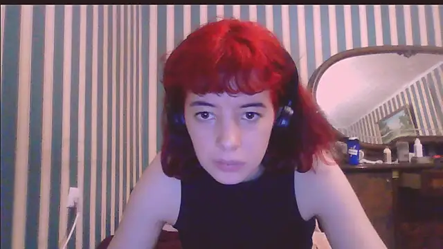 Snapshot of _Amber_Doll_ chatting on 10/22/25, 12:11 Amber Doll online show from 10/22/25, 12:11