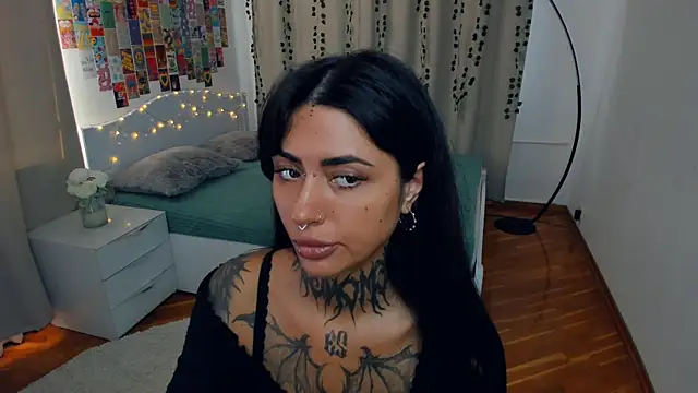 CharimgSabrina online show from 10/26/25, 06:30