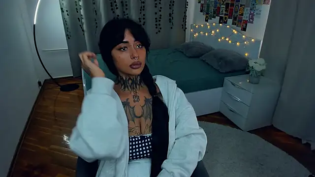 CharimgSabrina online show from 10/27/25, 07:01