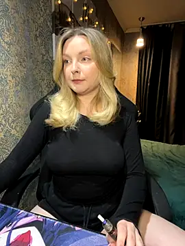 Lina ly online show from 10/30/25, 09:04