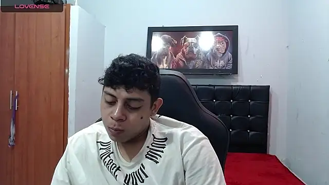 Alejandroo 22 online show from 03/17/25, 01:08
