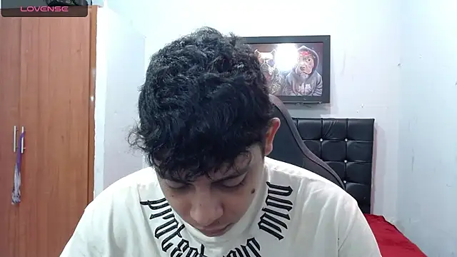 Alejandroo 22 online show from 03/17/25, 04:11