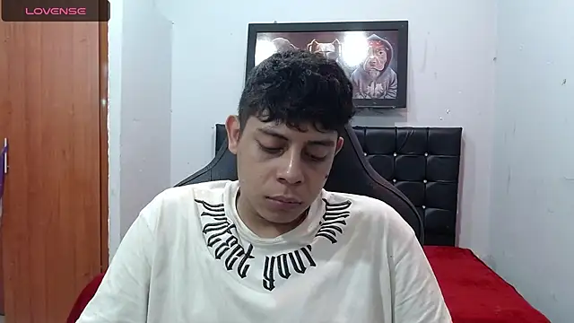 Alejandroo 22 online show from 03/17/25, 07:15