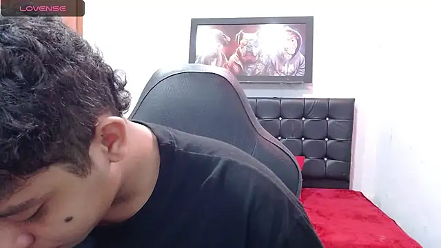 Alejandroo 22 online show from 03/18/25, 02:15