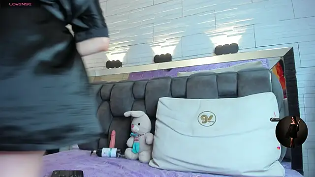 jade heartt online show from 11/21/25, 07:56