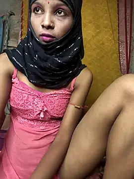 Cutesoma01 online show from 10/28/25, 04:31