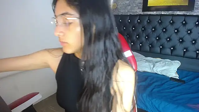 Valen Person online show from 03/07/25, 12:01
