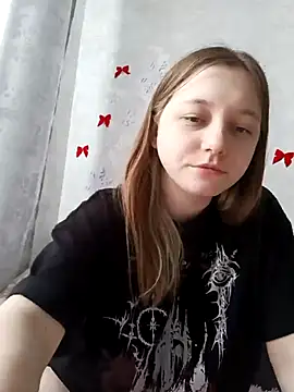 Snapshot of Bonechka chatting on 12/17/25, 07:47 Bonechka online show from 12/17/25, 07:47