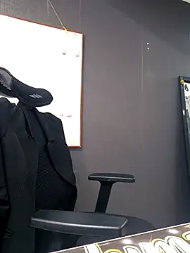 Isabella Varella online show from 10/16/25, 01:06