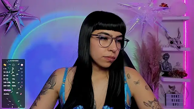 Snapshot of Saraa_Desiree chatting on 03/04/25, 10:49 Saraa Desiree online show from 03/04/25, 10:49