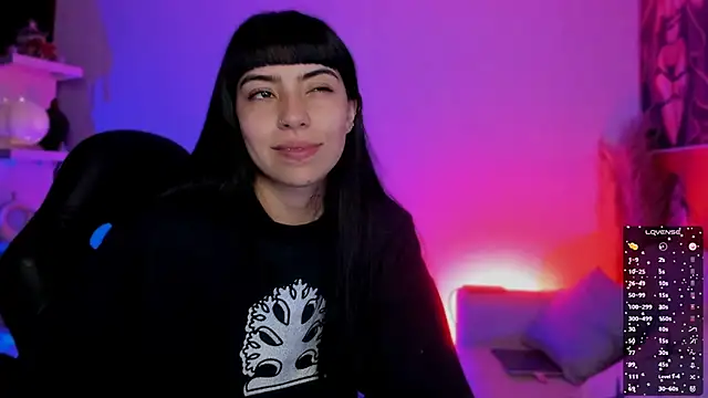 Snapshot of Saraa_Desiree chatting on 10/17/25, 11:29 Saraa Desiree online show from 10/17/25, 11:29