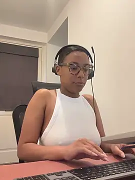 Melia Rayne online show from 05/15/26, 10:00