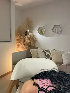 ValentinaMilann online show from 07/30/26, 12:42