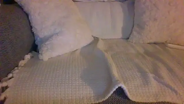 Snapshot of Valentinette chatting on 10/01/25, 07:42 Valentinette online show from 10/01/25, 07:42