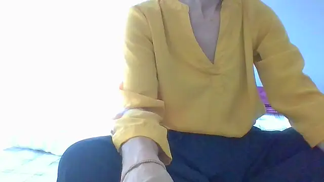 Snapshot of Valentinette chatting on 11/09/25, 01:31 Valentinette online show from 11/09/25, 01:31