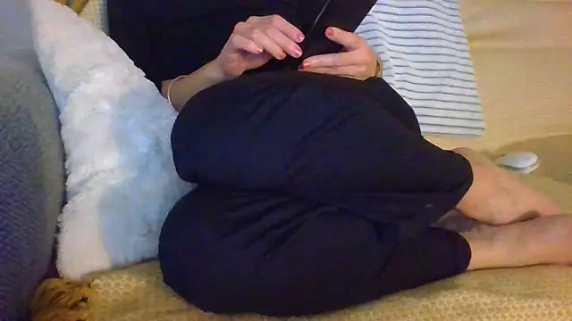 Snapshot of Valentinette chatting on 11/22/25, 09:25 Valentinette online show from 11/22/25, 09:25