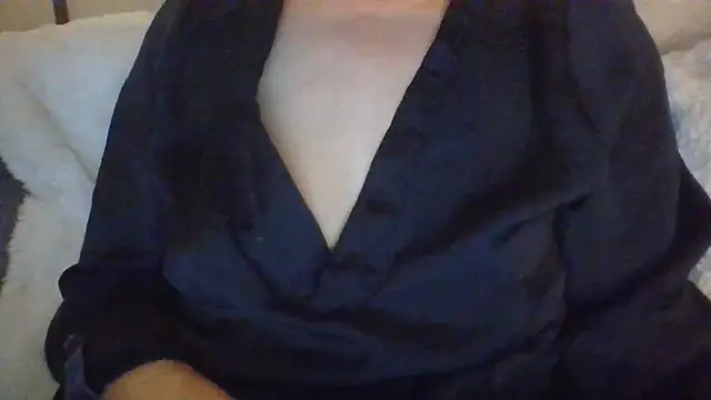 Snapshot of Valentinette chatting on 12/16/25, 08:25 Valentinette online show from 12/16/25, 08:25