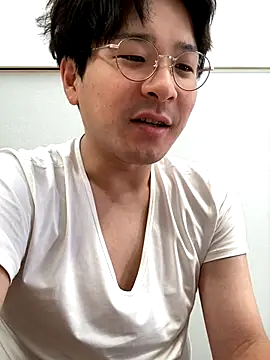 Snapshot of waka3232 chatting on 09/18/25, 02:35 waka3232 online show from 09/18/25, 02:35