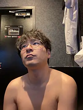 Snapshot of waka3232 chatting on 10/03/25, 01:41 waka3232 online show from 10/03/25, 01:41