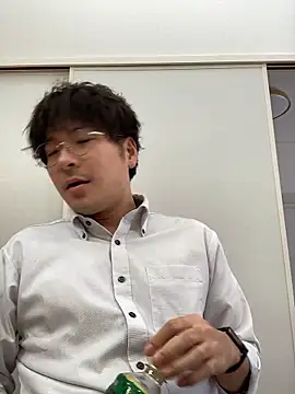 Snapshot of waka3232 chatting on 10/15/25, 02:11 waka3232 online show from 10/15/25, 02:11