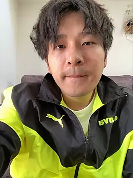 Snapshot of waka3232 chatting on 10/23/25, 02:33 waka3232 online show from 10/23/25, 02:33