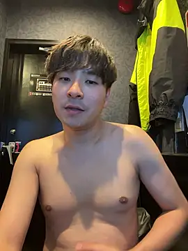Snapshot of waka3232 chatting on 04/08/26, 11:21 waka3232 online show from 04/08/26, 11:21