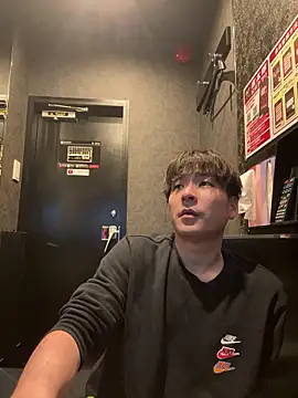 Snapshot of waka3232 chatting on 04/19/26, 12:54 waka3232 online show from 04/19/26, 12:54