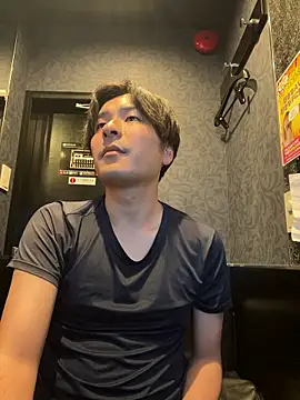 Snapshot of waka3232 chatting on 05/26/26, 10:44 waka3232 online show from 05/26/26, 10:44