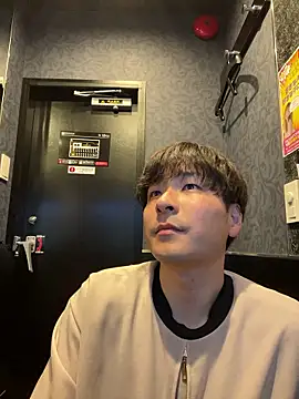 Snapshot of waka3232 chatting on 06/07/26, 01:04 waka3232 online show from 06/07/26, 01:04