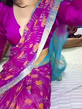 Snapshot of Cute-Zarina chatting on 11/08/25, 04:40 Cute-Zarina online show from 11/08/25, 04:40