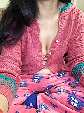 Snapshot of Cute-Zarina chatting on 12/14/25, 06:45 Cute-Zarina online show from 12/14/25, 06:45