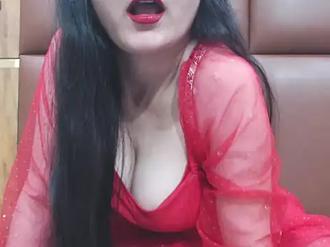 Snapshot of RealNaina chatting on 11/17/25, 05:41 RealNaina online show from 11/17/25, 05:41