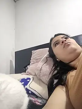 Snapshot of mialorents chatting on 09/13/25, 04:51 mialorents online show from 09/13/25, 04:51