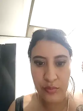 Snapshot of mialorents chatting on 09/22/25, 11:40 mialorents online show from 09/22/25, 11:40