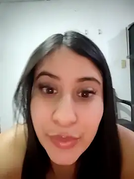 Snapshot of mialorents chatting on 09/25/25, 12:14 mialorents online show from 09/25/25, 12:14