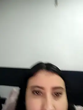 Snapshot of mialorents chatting on 10/03/25, 03:20 mialorents online show from 10/03/25, 03:20