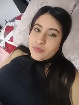 Snapshot of mialorents chatting on 10/23/25, 06:39 mialorents online show from 10/23/25, 06:39